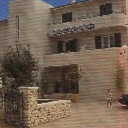 Maxime Hotel